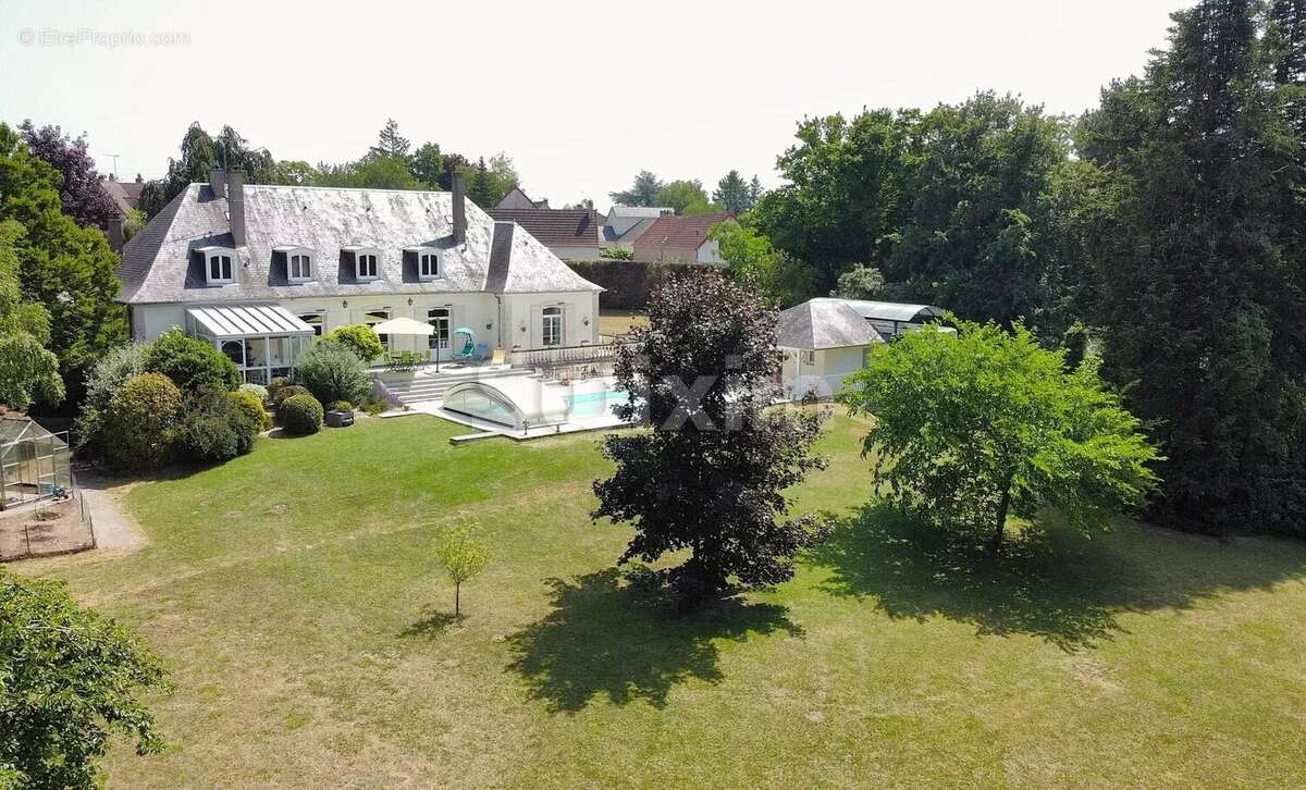 Maison à VARENNES-VAUZELLES