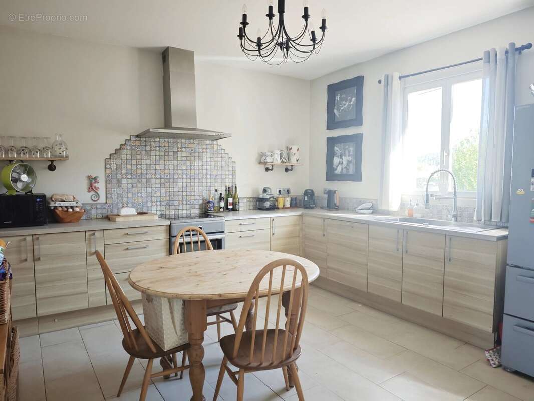 Superb maison sur un grand terrain avec vues imprenables - photo 4