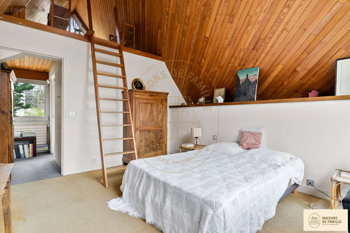 Maison à LA CELLE-SAINT-CLOUD