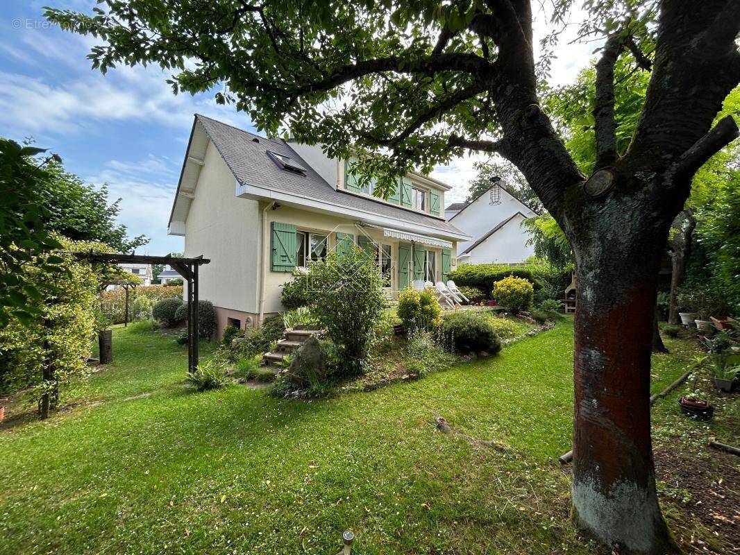 Maison à ROSNY-SUR-SEINE