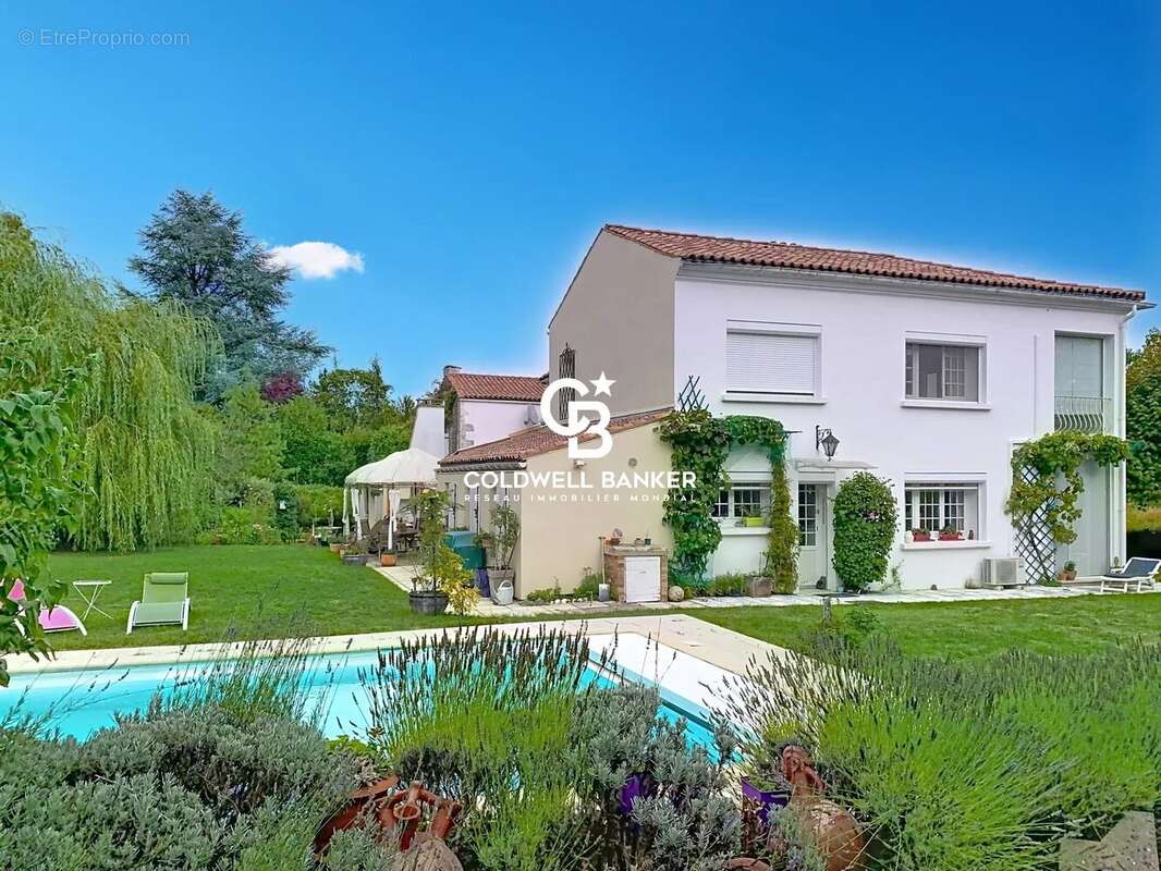 Maison à SAINT-CESAIRE