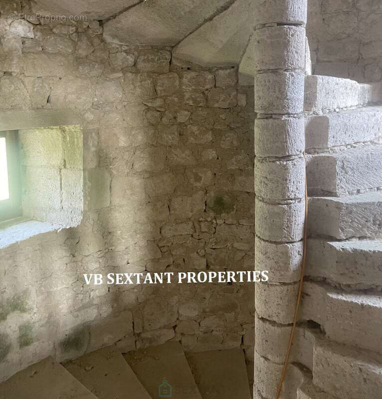 Entre- Deux- Mers, À 15mn de Saint-Émilion et 50 mn de Bordeaux,  coup de coeur pour ce  domaine de 13 hectares, rare et emprein - photo 5