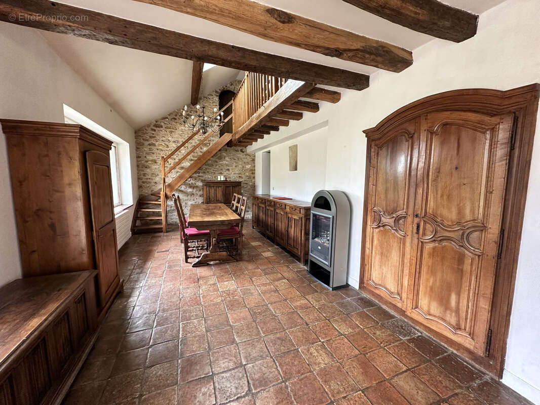 Maison à LA CELLE-LES-BORDES