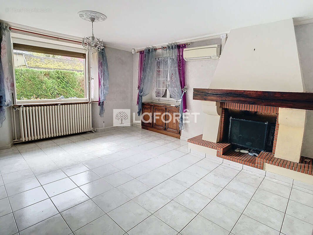 Maison à VILLERS-LE-CHATEAU