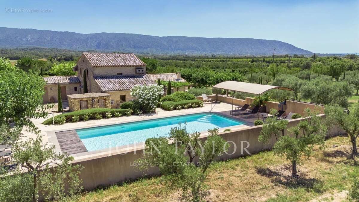 Maison à GORDES