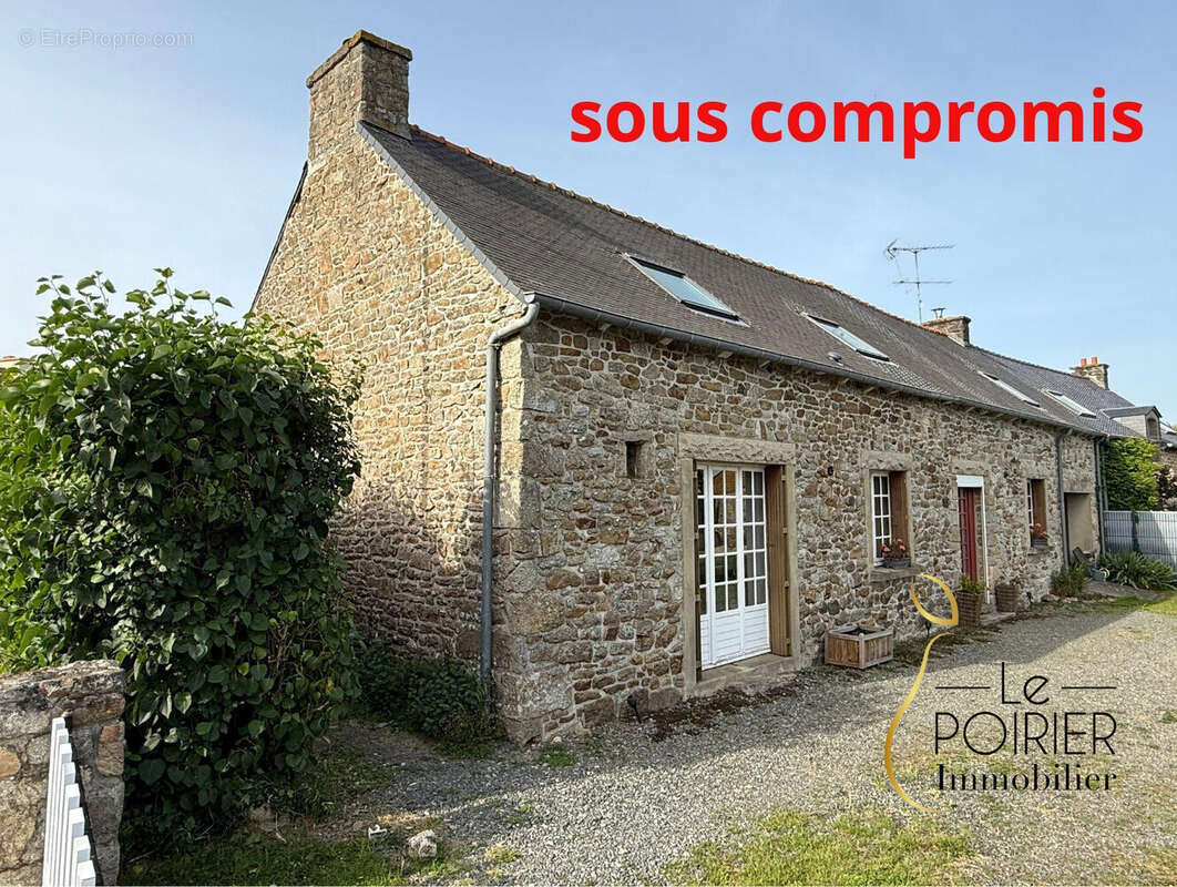 Cour sud - Maison à LAMBALLE