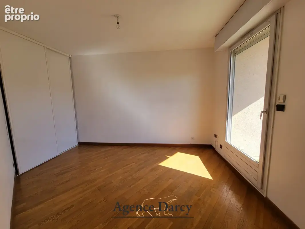 Appartement 109 m2 Dijon Montchapet   Appartement 5 pièces 4 chambres, 2 terrasses, garage + parking + 2 caves - photo 10