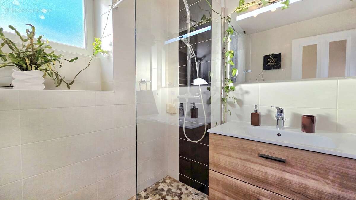 Appartement à AMBILLY