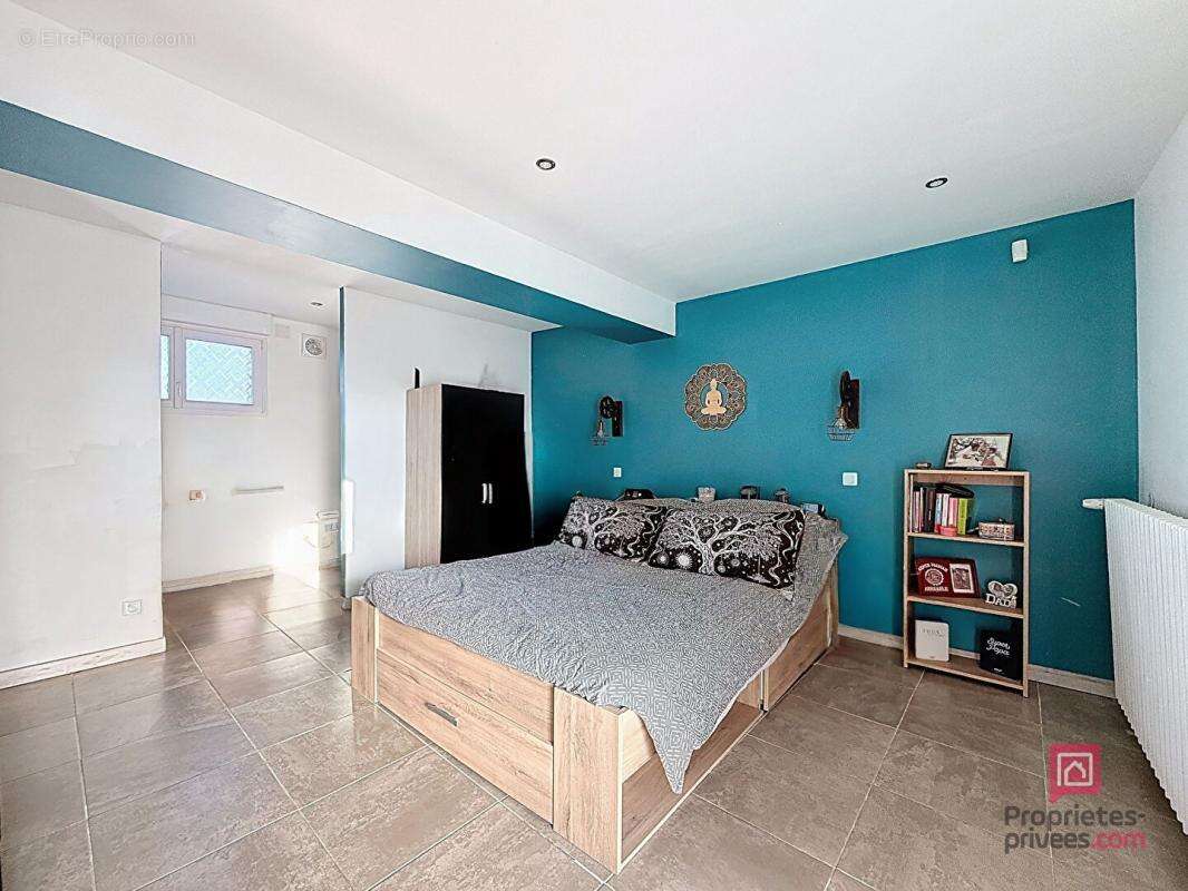 Maison à BONNETABLE