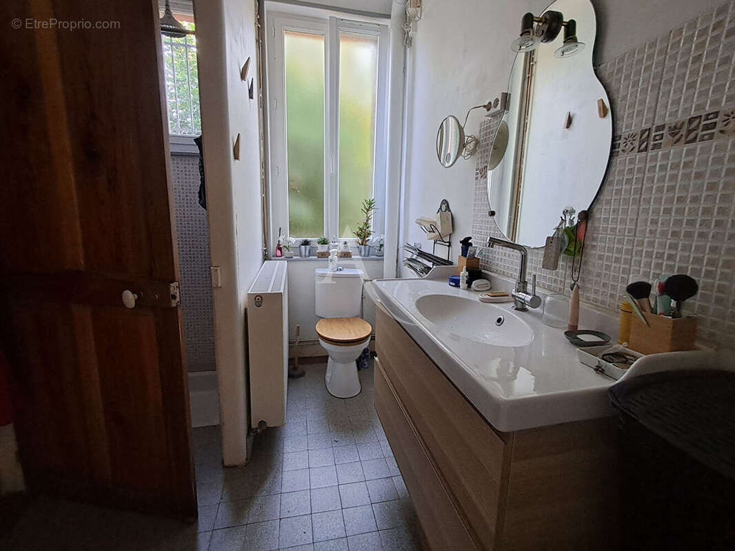 Maison à LES BORDES