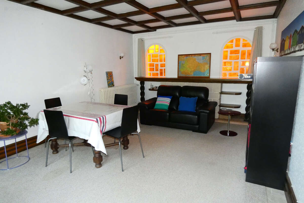 Maison à NERIS-LES-BAINS