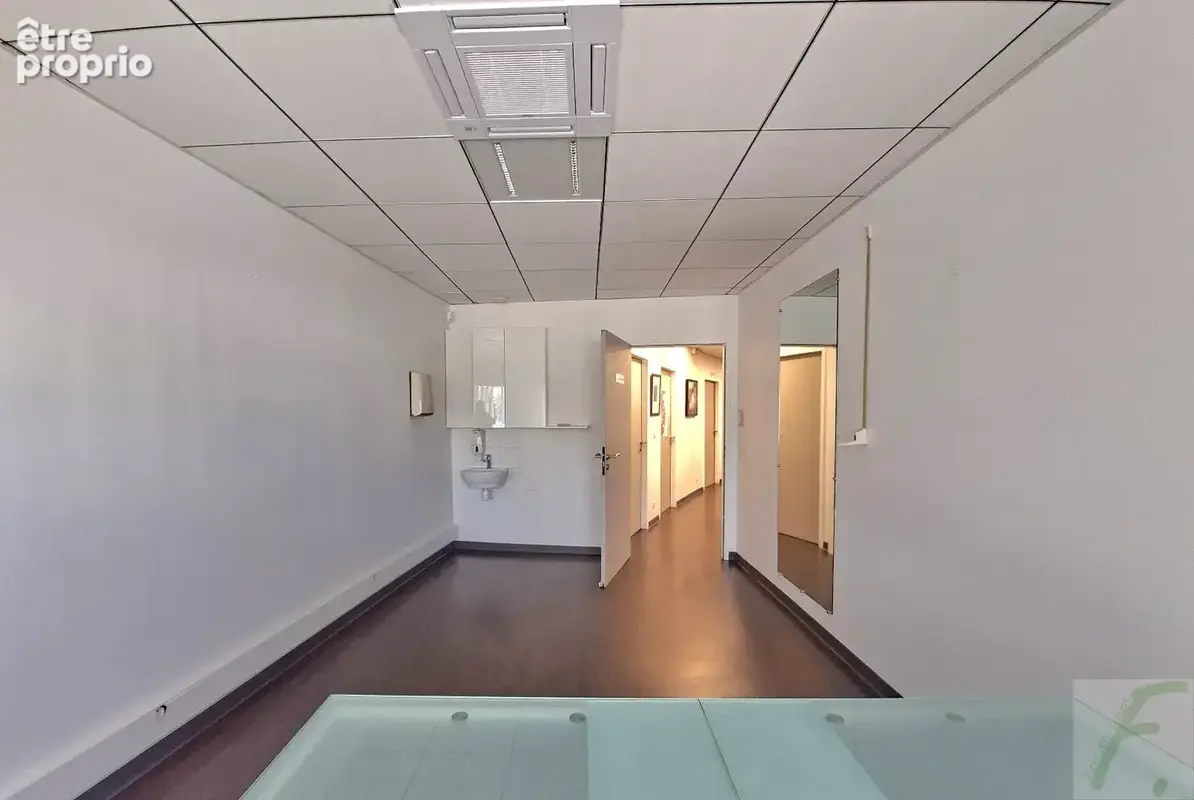 Murs commerciaux 118 m² bureaux medicaux aix les bains - photo 3