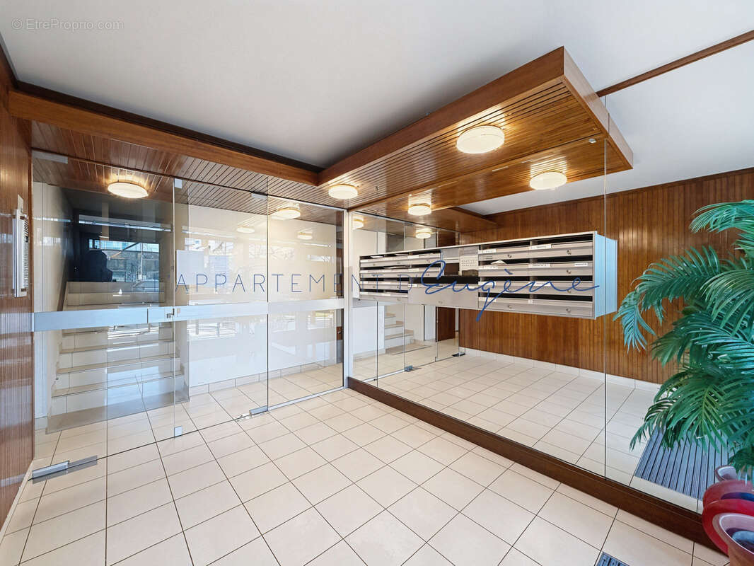 Appartement à PARIS-17E