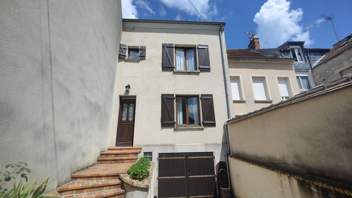 Photo 1 - Maison à LA FERTE-GAUCHER