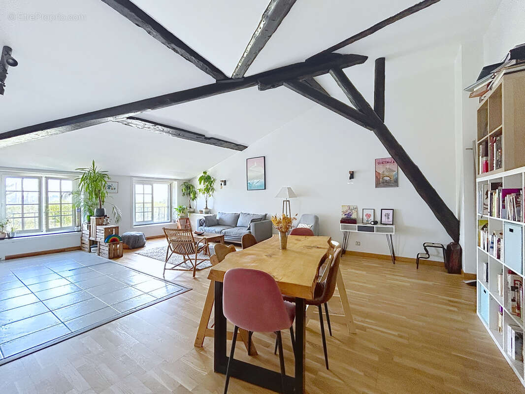 Appartement à IRIGNY