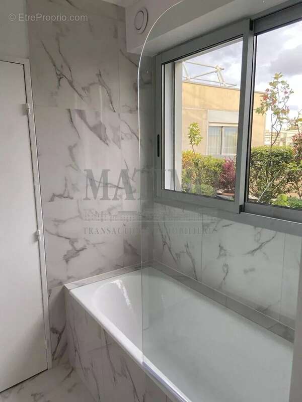 Appartement à PARIS-15E