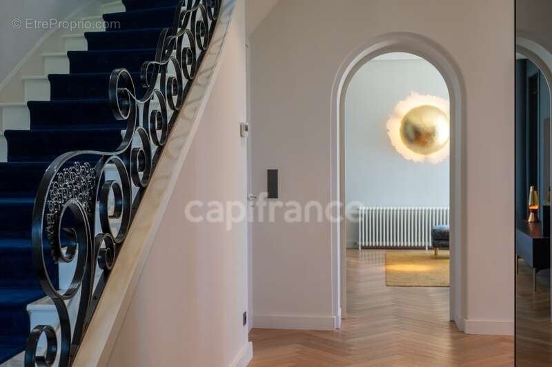 Maison bourgeoise 255 m² entièrement rénovée, parc clos et arboré de 4 303 m² (piscinable), 3 garages, terrasse, jacuzzi - photo 31