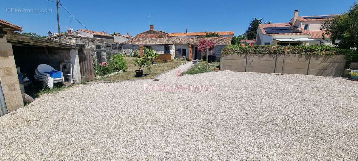 Maison 150 m² à Saint-Michel-En-L'herm  - photo 3