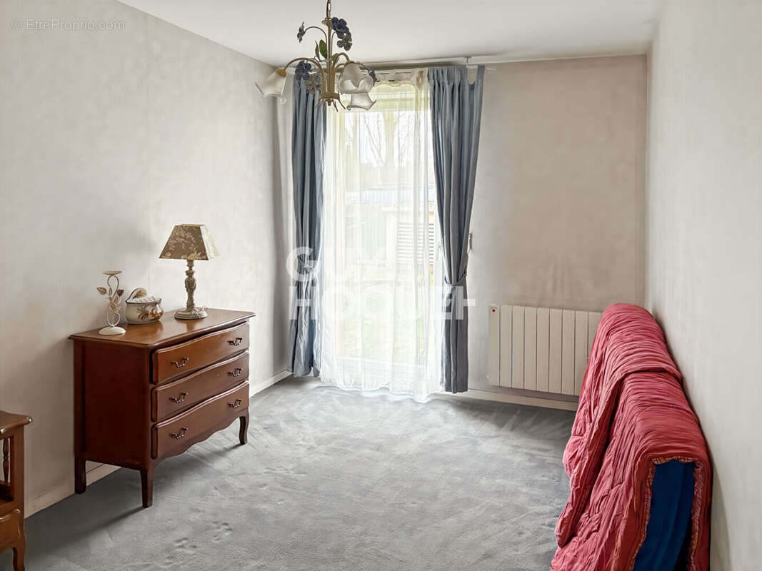 Appartement à LACROIX-SAINT-OUEN