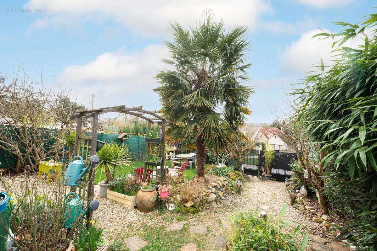 Maison à COUILLY-PONT-AUX-DAMES