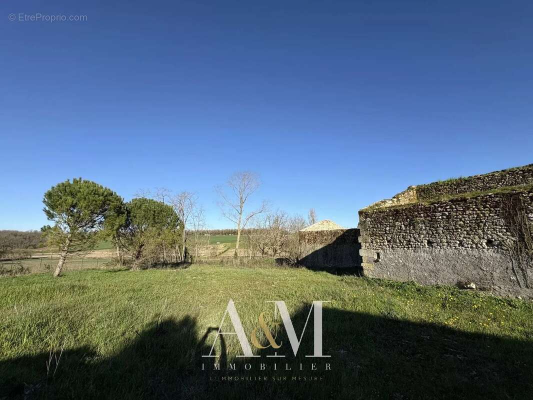 Maison à ROULLET-SAINT-ESTEPHE