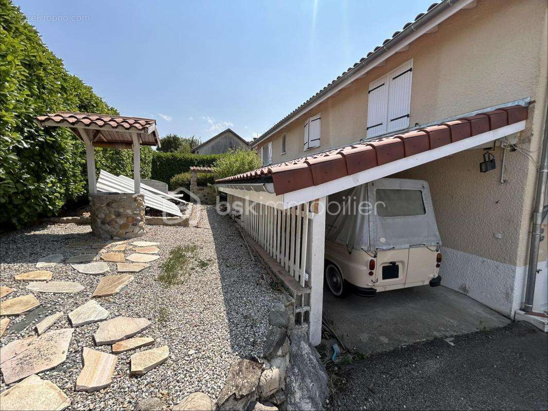 Propriété familiale de 211 m² avec piscine et espace indépendant - photo 26