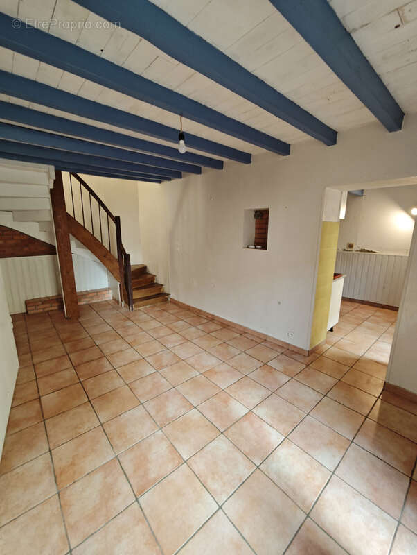 Appartement à VILLESISCLE