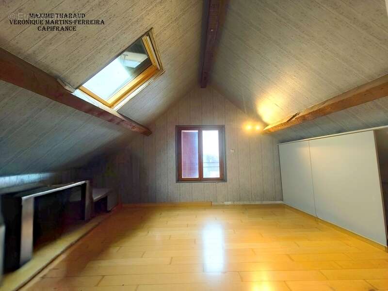 Maison à MARSEILLES-LES-AUBIGNY