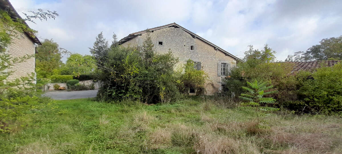 Maison à PALLUAUD