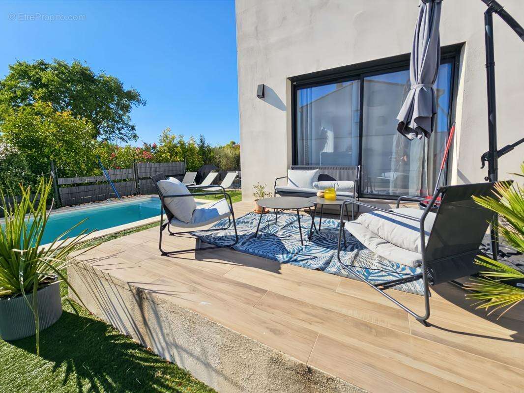 À Vendre à Blauzac - Maison 80 m² T4 avec piscine - photo 13