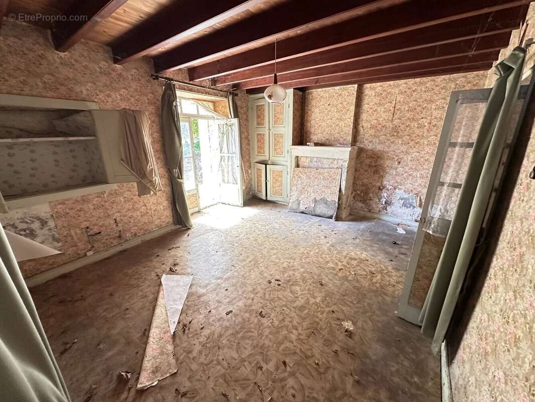 Maison bourgeoise, 300 m² de dépendances, gros potentiel, 485 m² couvert - photo 22