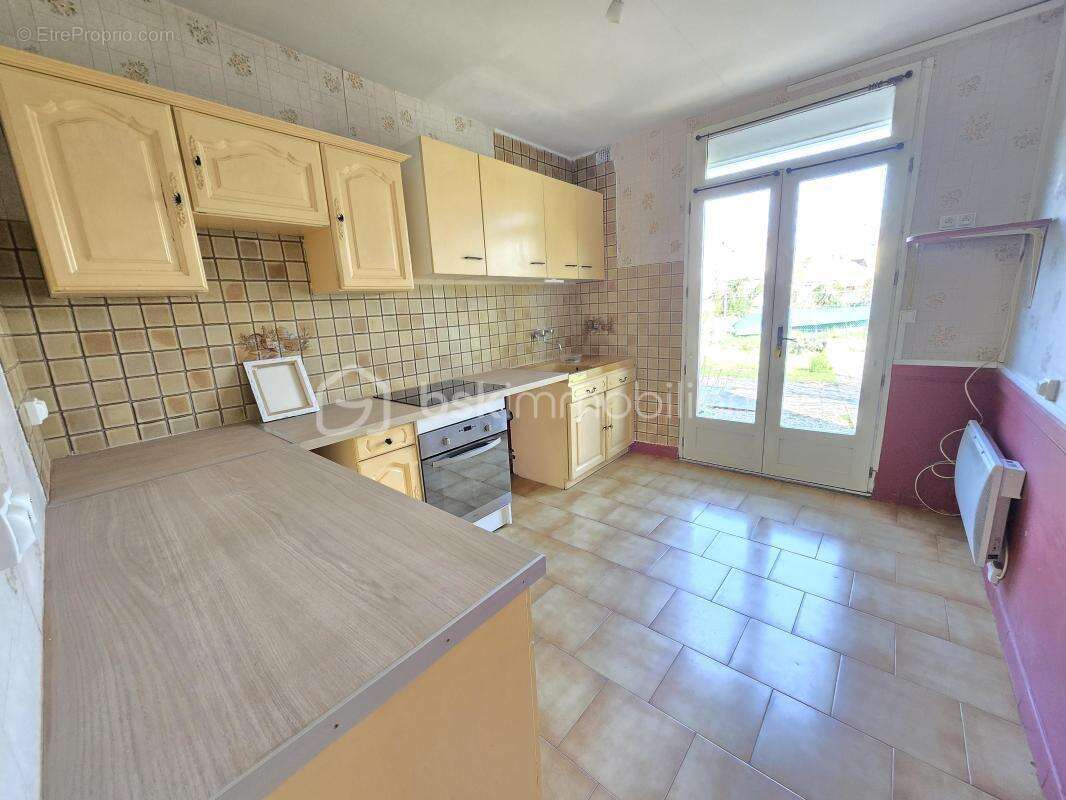 Maison à VARENNES-VAUZELLES