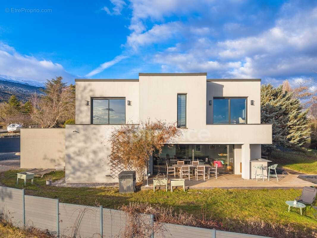 Maison à vendre 7 pièces CROZET (01) - photo 5