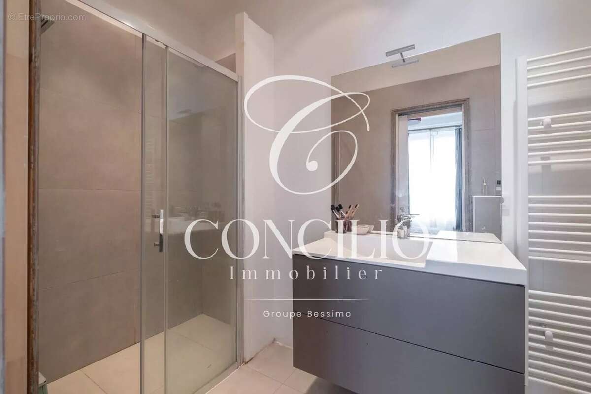 Appartement à PARIS-8E