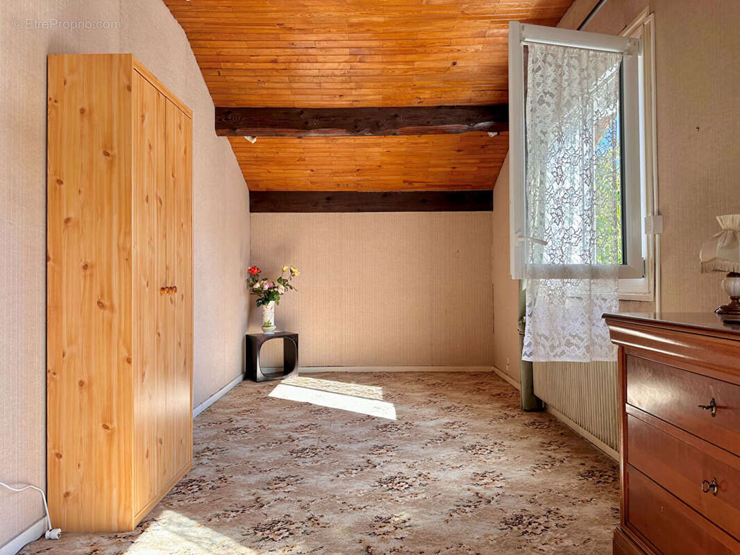 VILLEFRANCHE, Maison 167 m², 3 chs + bureau, sous sol, terrain 874 m² - photo 9
