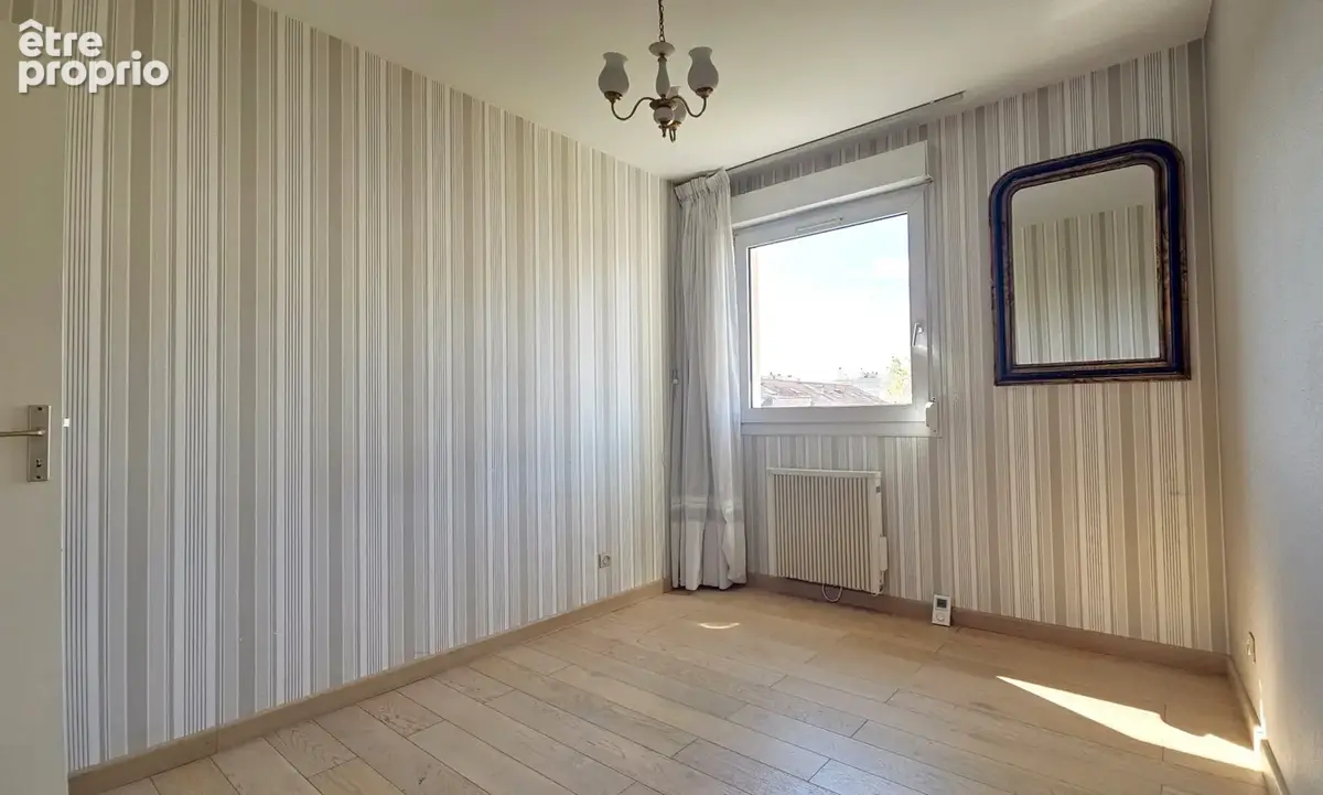 MONPLAISIR/LUMIERE   T4 de 78 m2 - 2 Chambres   Double extérieur   Grand Garage - photo 12