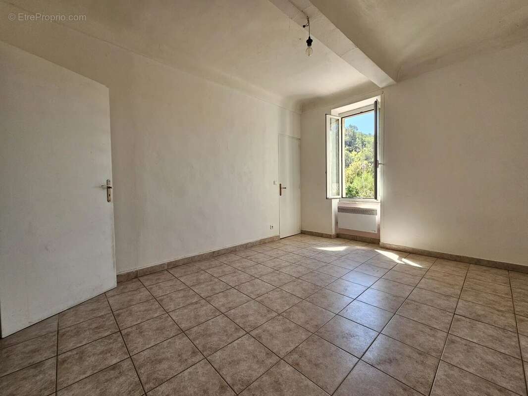 4 pièces 78,05 m² à rénover / Levens - possibilité studio indépendant - photo 5