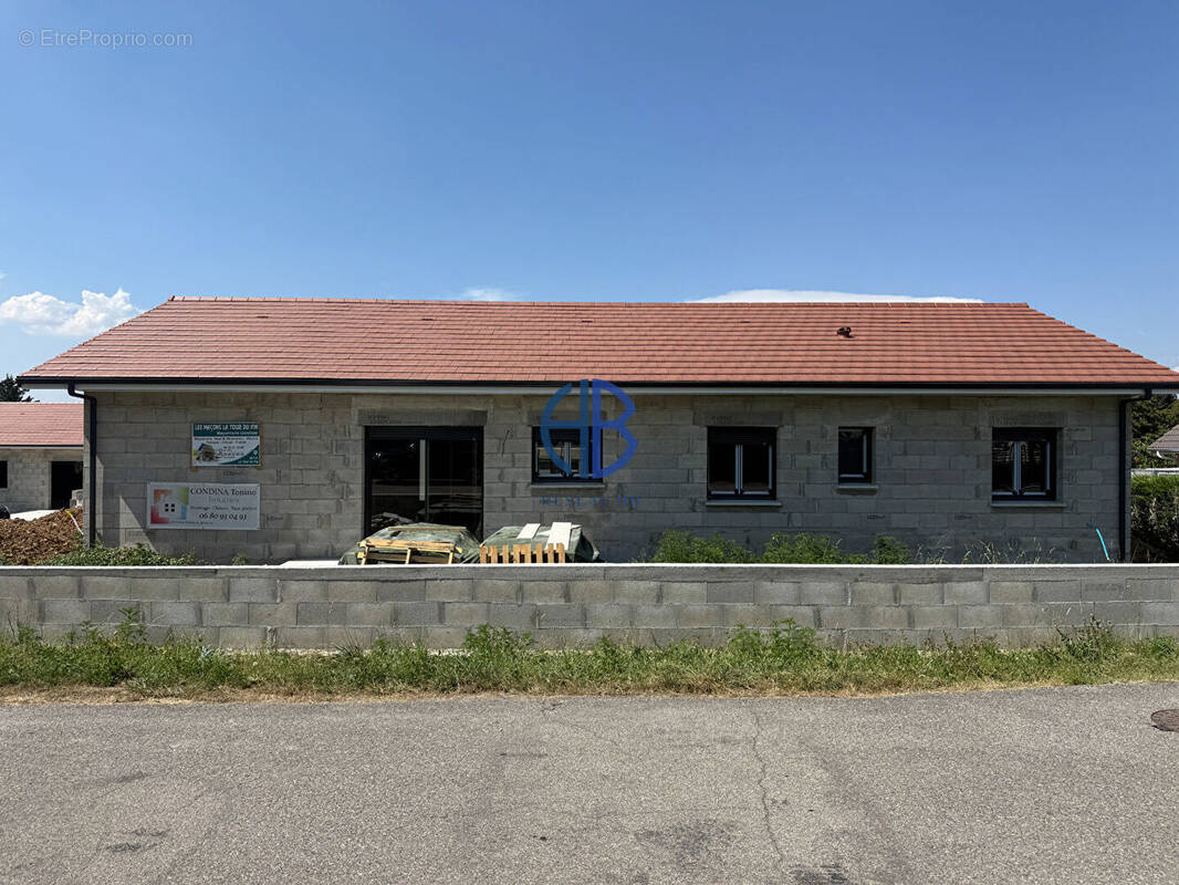 Maison à SAINT-SIMEON-DE-BRESSIEUX
