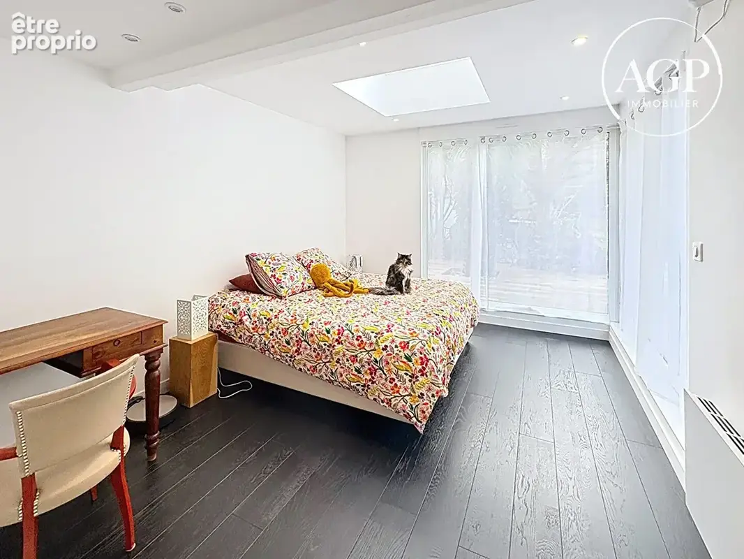 Maison avec piscine et dépendance - photo 6