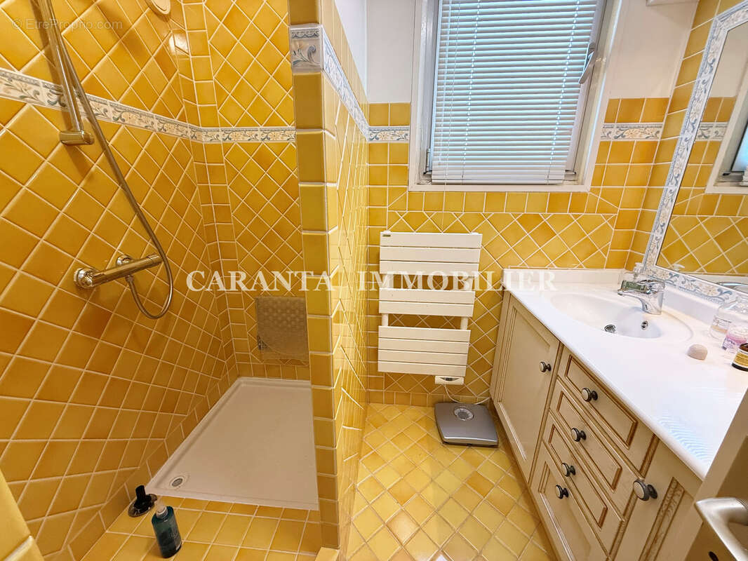 Appartement 3 pièces dernier étage Vue Mer avec garage, parking et cave résidence avec piscine et tennis - photo 10