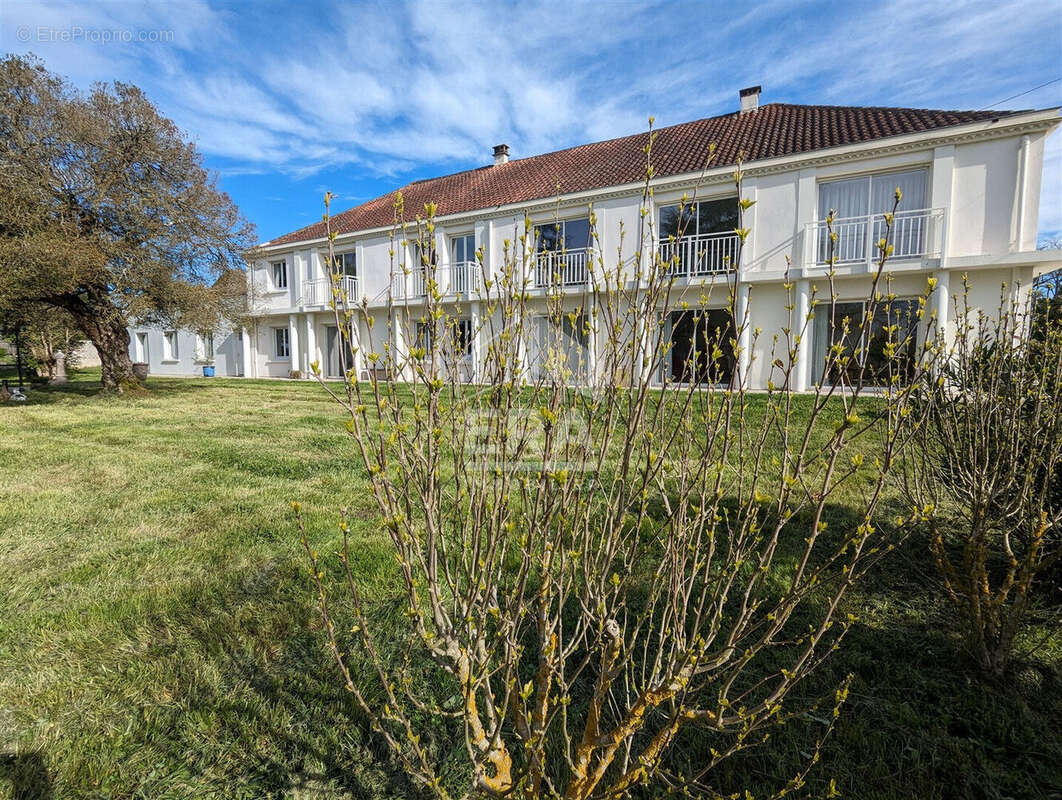 Maison à PORT-SAINTE-MARIE