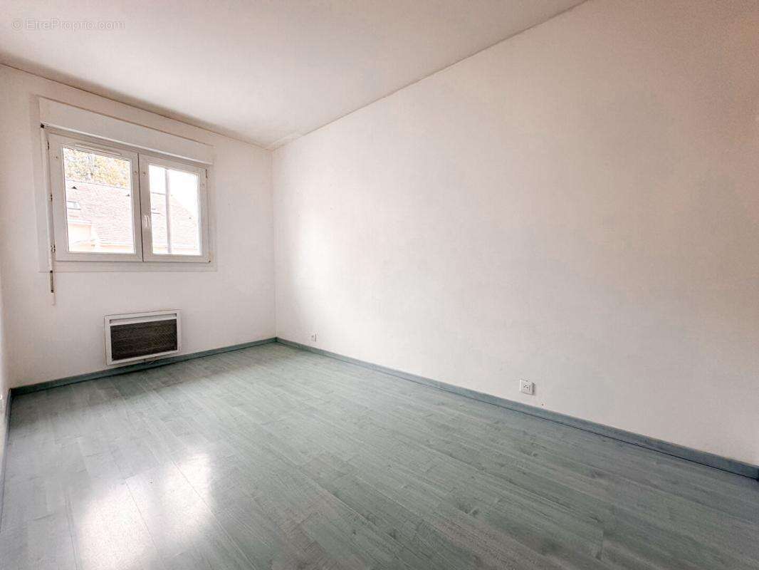 Maison à SAINT-ETIENNE-DE-MONTLUC