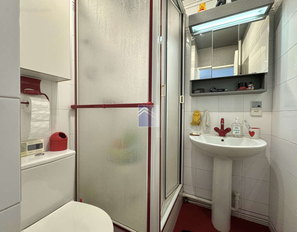 Appartement à COURBEVOIE