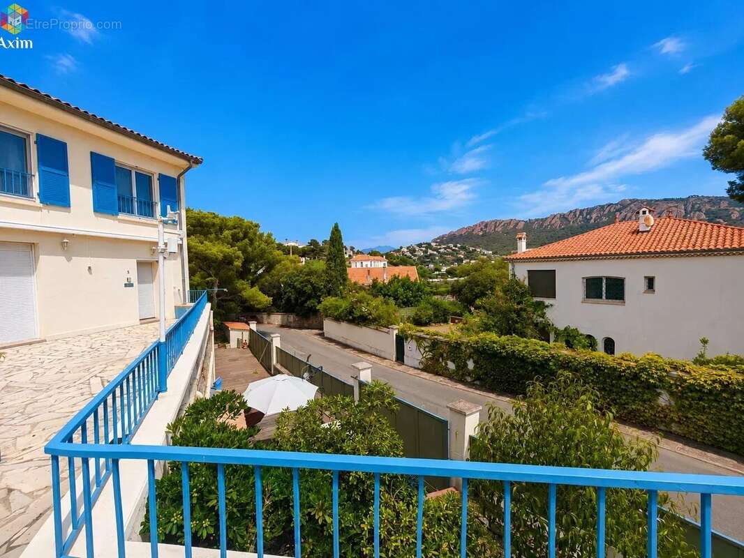 Agay – 4 pièces en duplex – vue mer – grande terrasse – garage & parking - photo 4