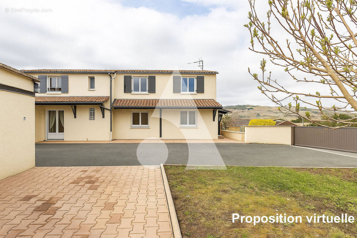 Maison à CHAZAY-D&#039;AZERGUES