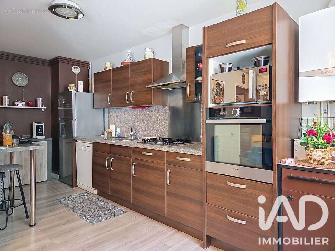 Photo 2 - Appartement à PETIT-COURONNE