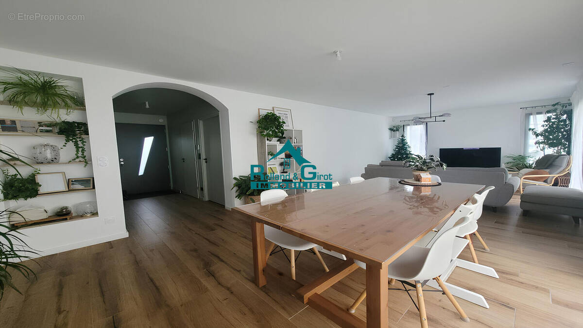 Maison à LA BOUEXIERE