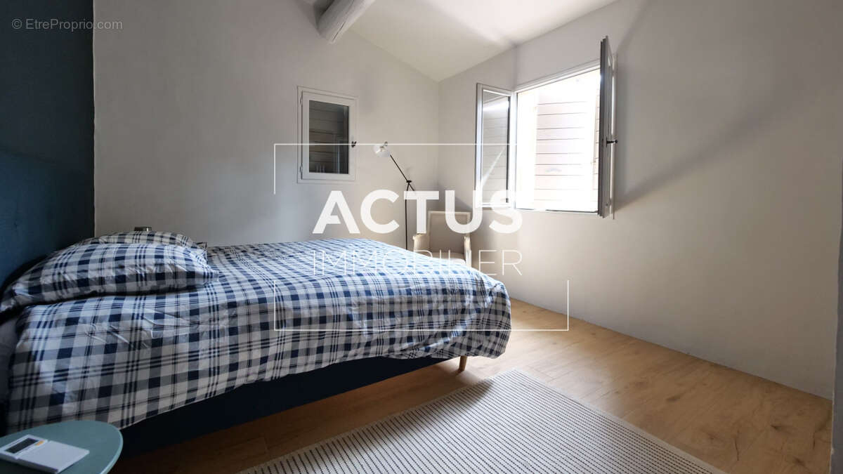 Maison 208 m² à Mallemort  - photo 7