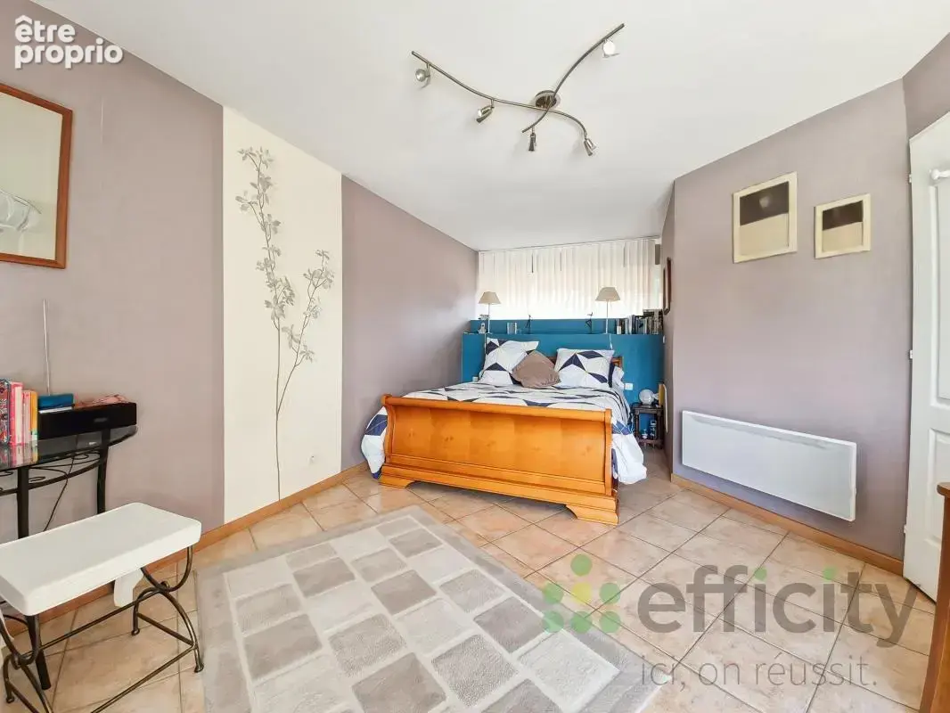 Maison 10 pièces 287 m² à vendre à Guecelard (72230) - photo 9