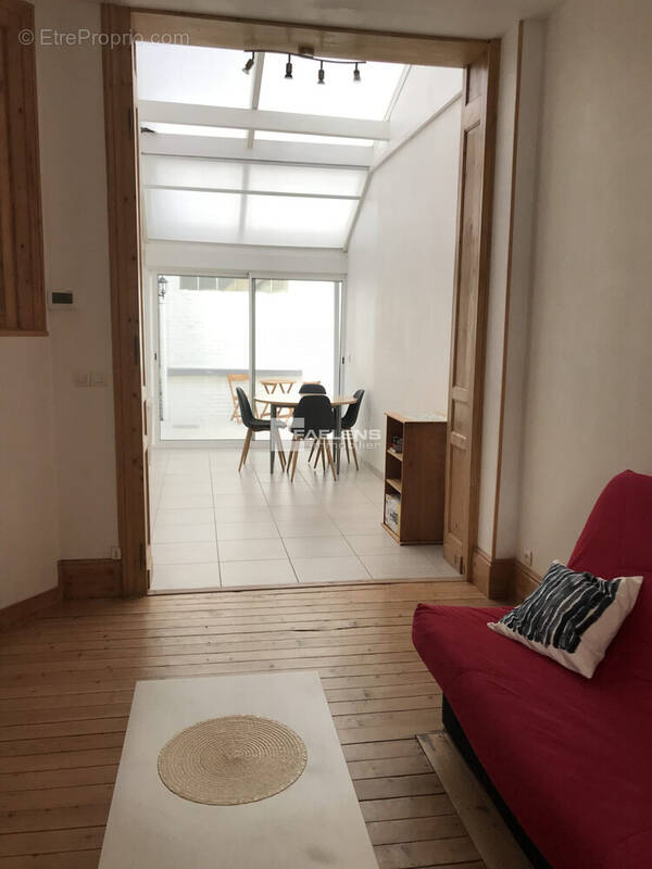 REZ DE CHAUSSEE - Appartement à LILLE